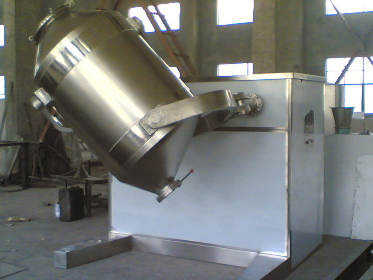 SYH系列多向運(yùn)動混合機(jī)